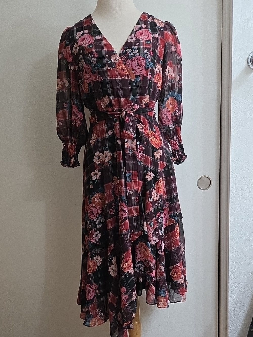 Gabby Skye Black Plaid Wrap Dress with Pink Floral/ Size 4